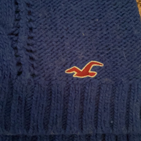 Electric blue Hollister sweater - Picture 2 of 4